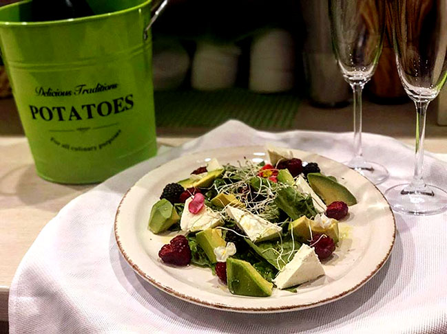 Healthy day, crazy night - ресторан Avocado на Інститутській Healthy day, crazy night - ресторан Avocado на Інститутській