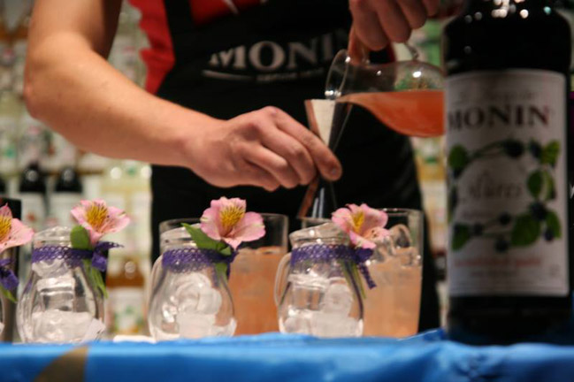 В Киеве выбрали лучшего бармена-миксолога Украины, который впервые представит нашу страну на чемпионате мира во Франции