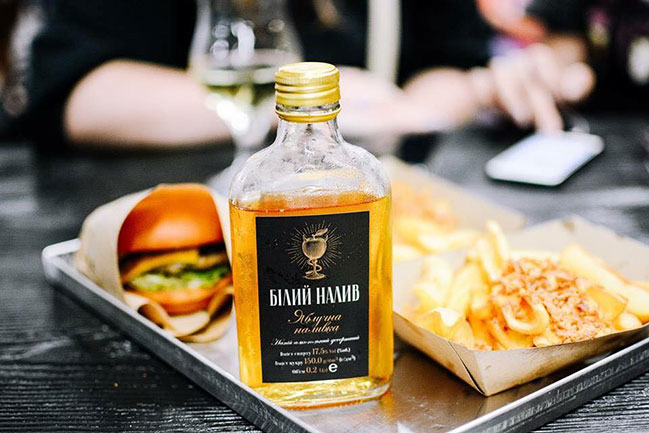 Устриці по 29 грн., бургери по 39 грн. - неймовірний Dogz&Burgerz вже відкрито Устриці по 29 грн., бургери по 39 грн. - неймовірний Dogz&Burgerz вже відкрито