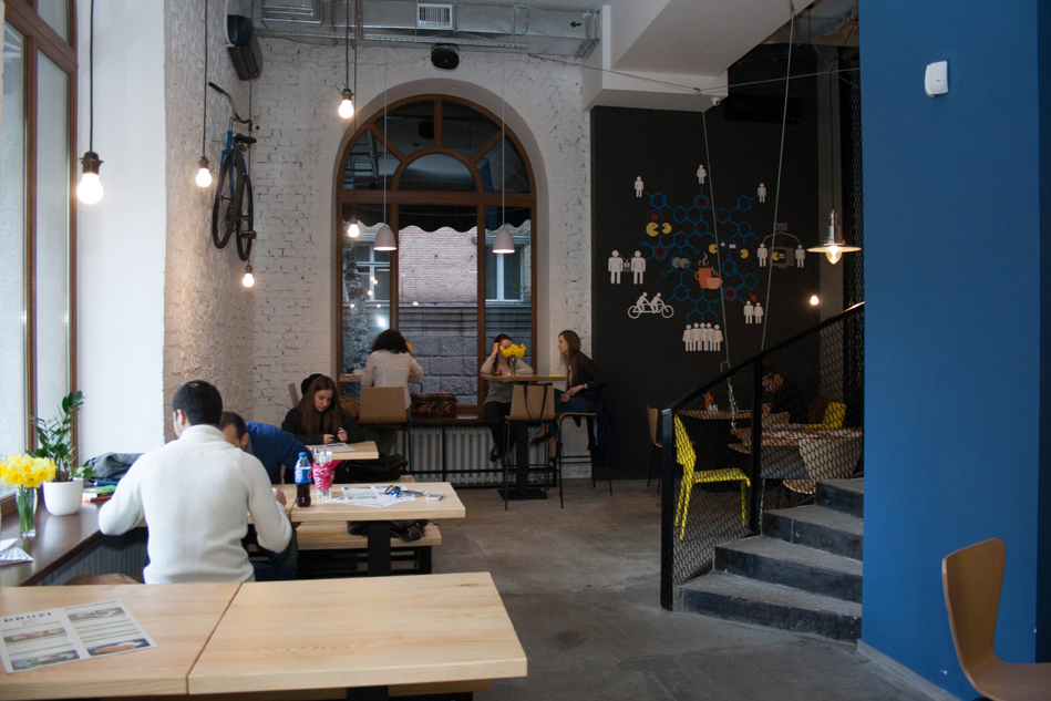 Новое место (Киев): атмосферное кафе Druzi на Прорезной Новое место (Киев): атмосферное кафе Druzi на Прорезной