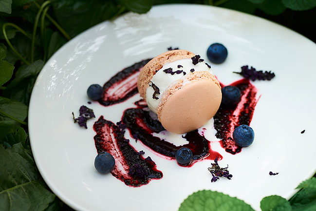 Игра фантазии и вкусов. Третий фестиваль мороженого в ресторанах La Famiglia Игра фантазии и вкусов. Третий фестиваль мороженого в ресторанах La Famiglia