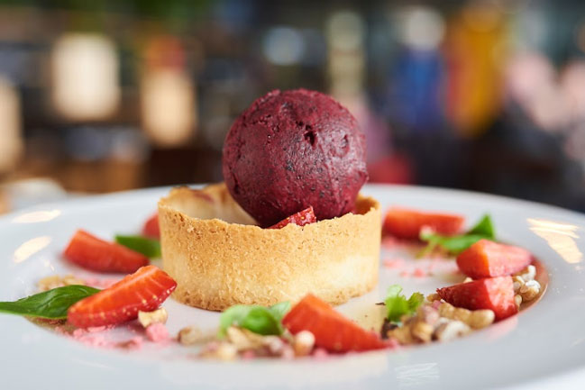 Игра фантазии и вкусов. Третий фестиваль мороженого в ресторанах La Famiglia Игра фантазии и вкусов. Третий фестиваль мороженого в ресторанах La Famiglia