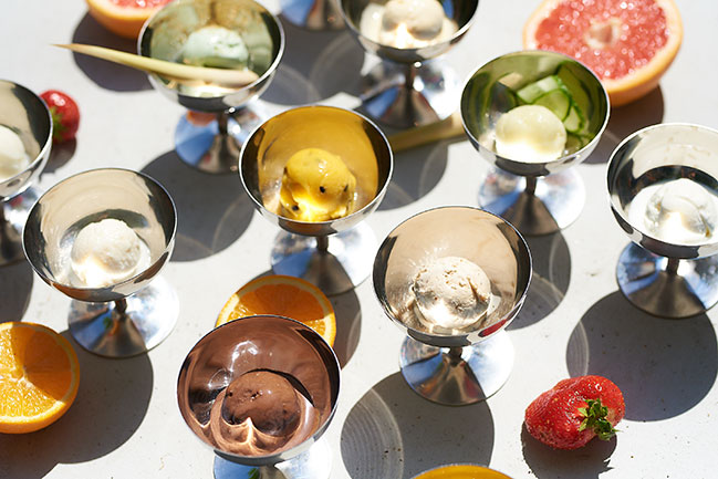 Игра фантазии и вкусов. Третий фестиваль мороженого в ресторанах La Famiglia Игра фантазии и вкусов. Третий фестиваль мороженого в ресторанах La Famiglia