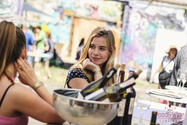 В Киеве, в слепой дегустации определили лучшее украинское вино