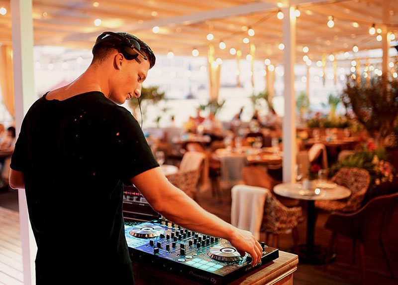 Гід від RestOn: куди йти 14-15 грудня в заклади Києва Гід від RestOn: куди йти 14-15 грудня в заклади Києва