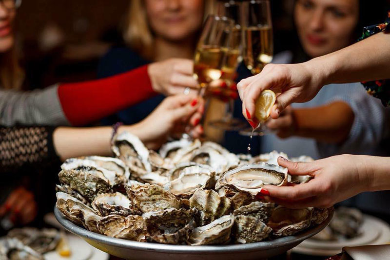 Гід від RestOn: куди йти 24-25 серпня в заклади Києва Гід від RestOn: куди йти 24-25 серпня в заклади Києва