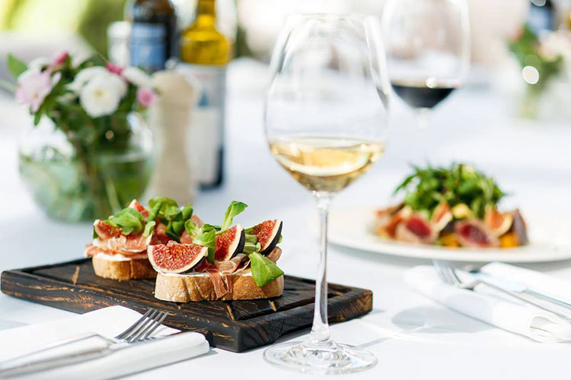 Гід від RestOn: куди йти 3-4 серпня в заклади Києва Гід від RestOn: куди йти 3-4 серпня в заклади Києва