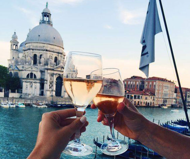 Гід від RestOn: куди йти 5-6 жовтня в заклади Києва Гід від RestOn: куди йти 5-6 жовтня в заклади Києва