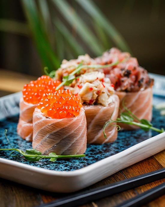 Роли у ресторані NAM Роли у ресторані NAM