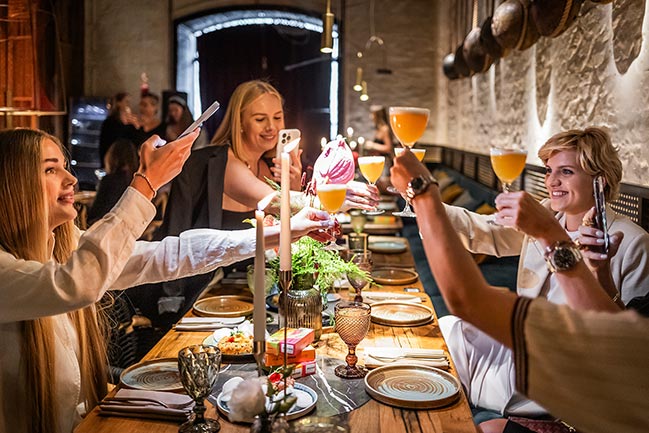 Особливі події у ресторані NĂM Особливі події у ресторані NĂM