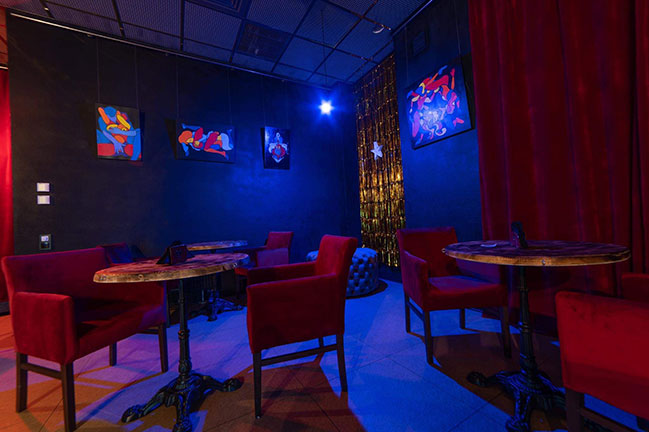 Нове місце (Київ): F Bar на Подолі Нове місце (Київ): F Bar на Подолі