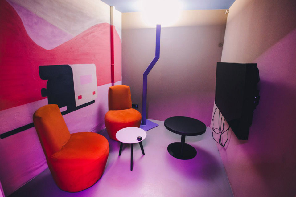 Игровой бар Around Bar на Печерске Игровой бар Around Bar на Печерске