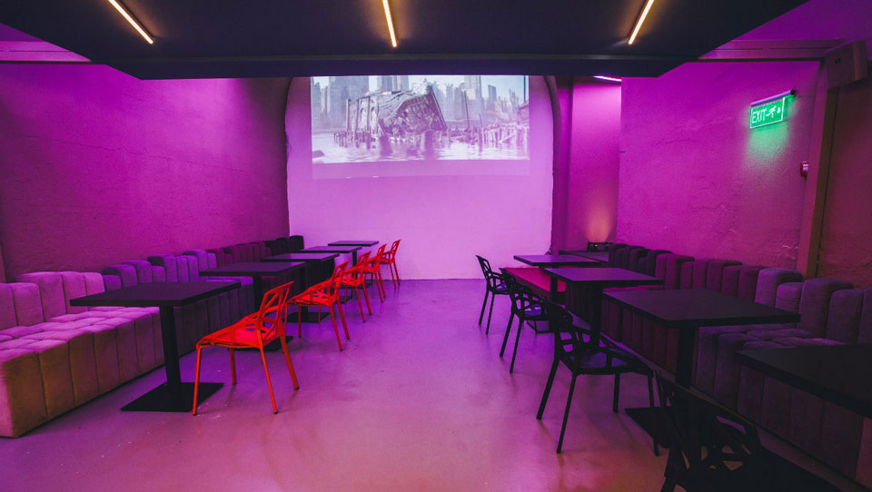 Игровой бар Around Bar на Печерске Игровой бар Around Bar на Печерске