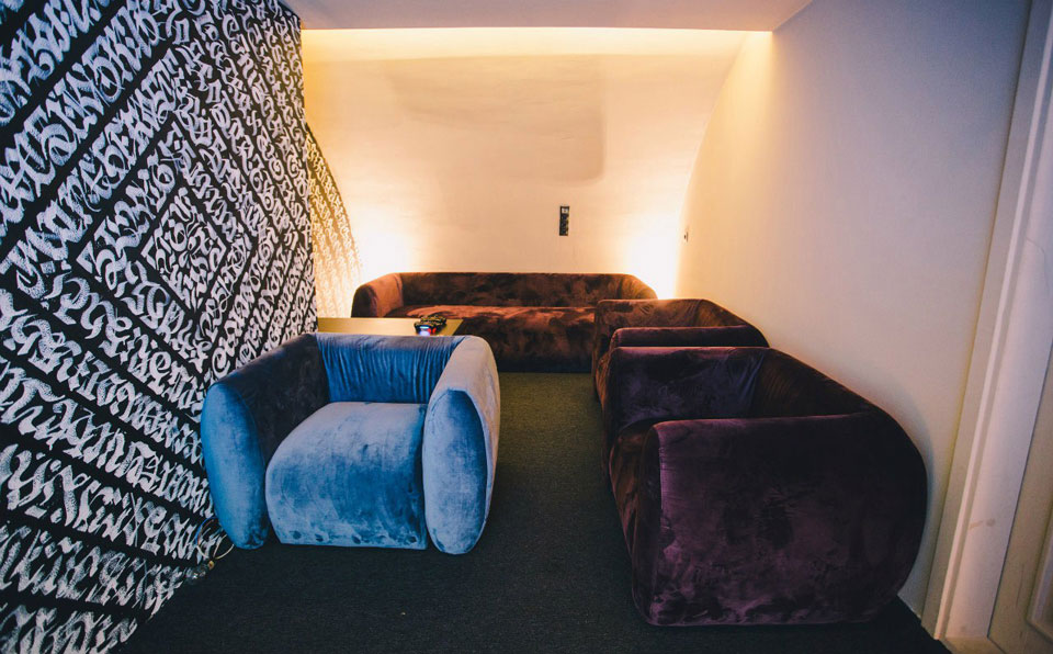 Игровой бар Around Bar на Печерске Игровой бар Around Bar на Печерске