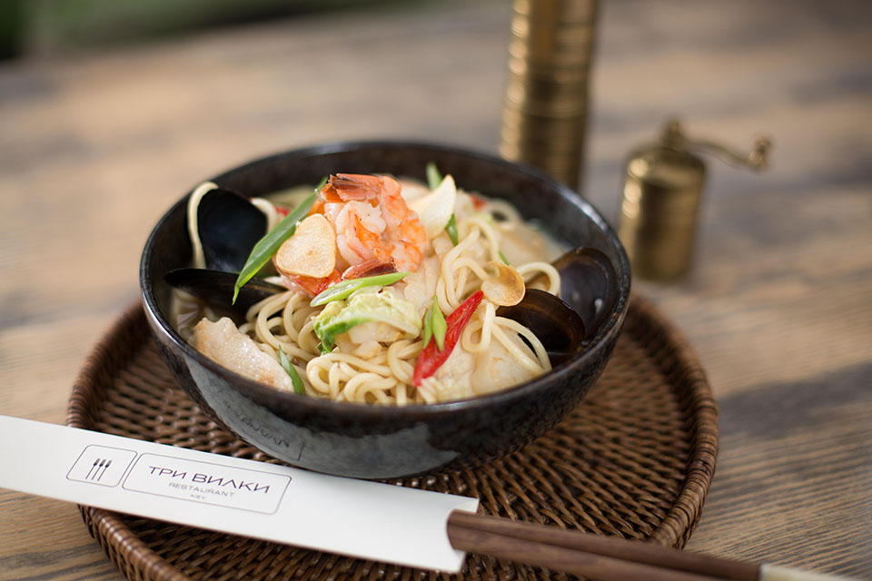 Азиатский вектор: лучшие заведения Киева с азиатской кухней Азиатский вектор: лучшие заведения Киева с азиатской кухней