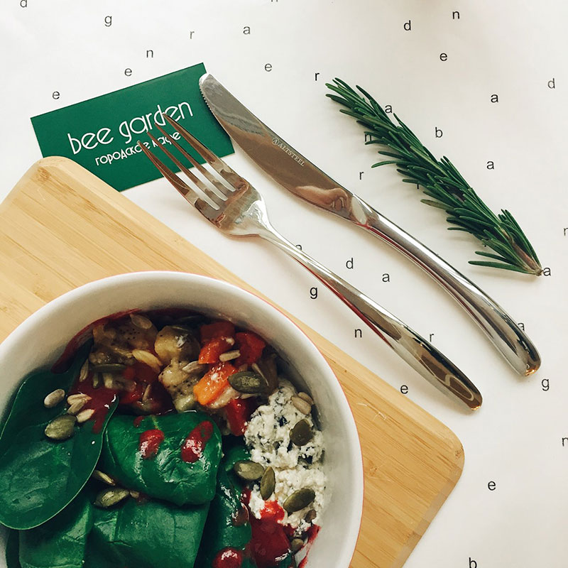 Нове місце (Київ): міське кафе Bee Garden Нове місце (Київ): міське кафе Bee Garden