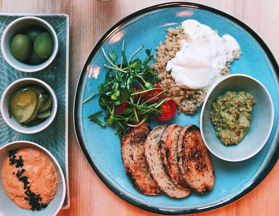 Новое место (Киев): бар Бездельники на Саксаганского Новое место (Киев): бар Бездельники на Саксаганского