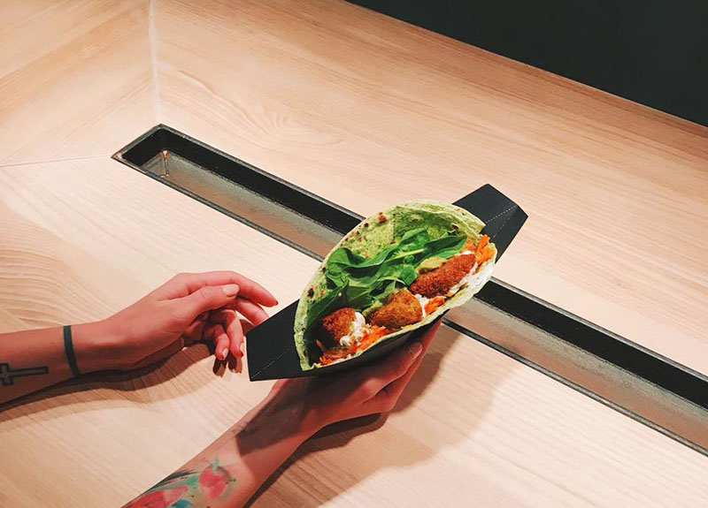 Новое место (Киев): бар Бездельники на Саксаганского Новое место (Киев): бар Бездельники на Саксаганского