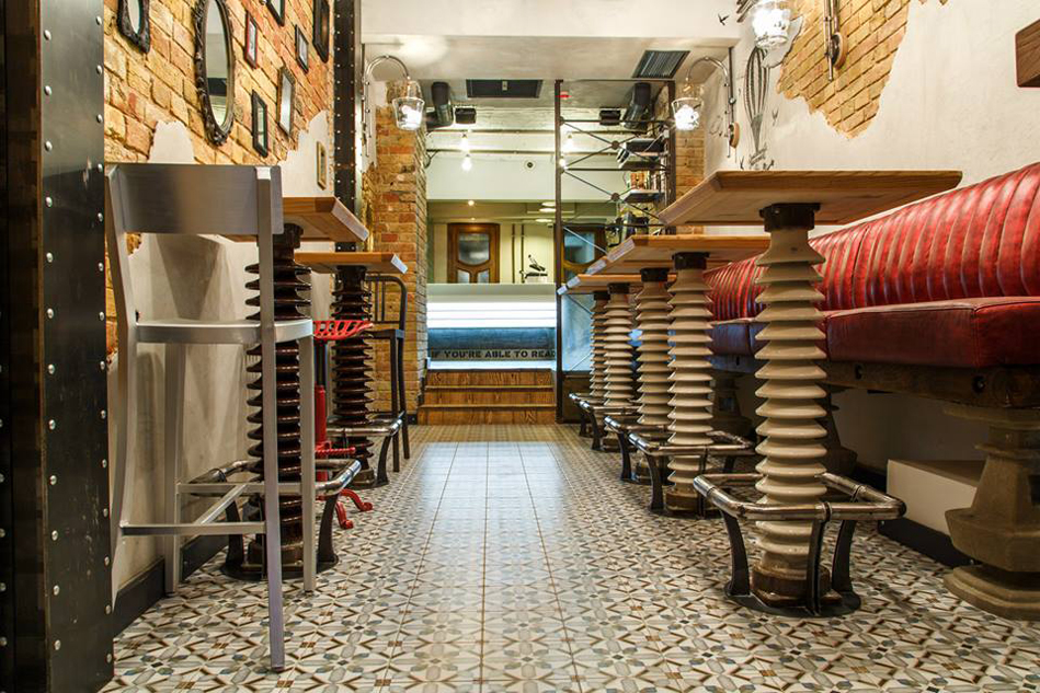 Новое место (Киев): уличная еда в кафе Bite&Go Новое место (Киев): уличная еда в кафе Bite&Go