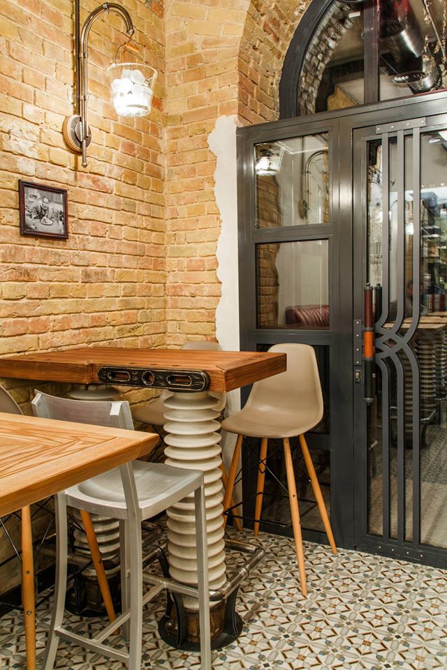 Новое место (Киев): уличная еда в кафе Bite&Go Новое место (Киев): уличная еда в кафе Bite&Go