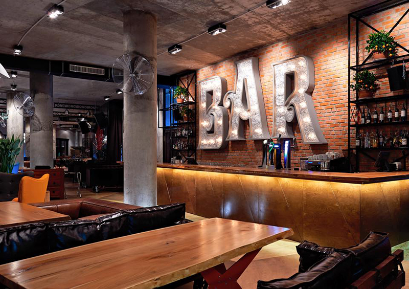 Canadian club Kiev: частичка Канады в сердце Киева на Печерске Canadian club Kiev: частичка Канады в сердце Киева на Печерске