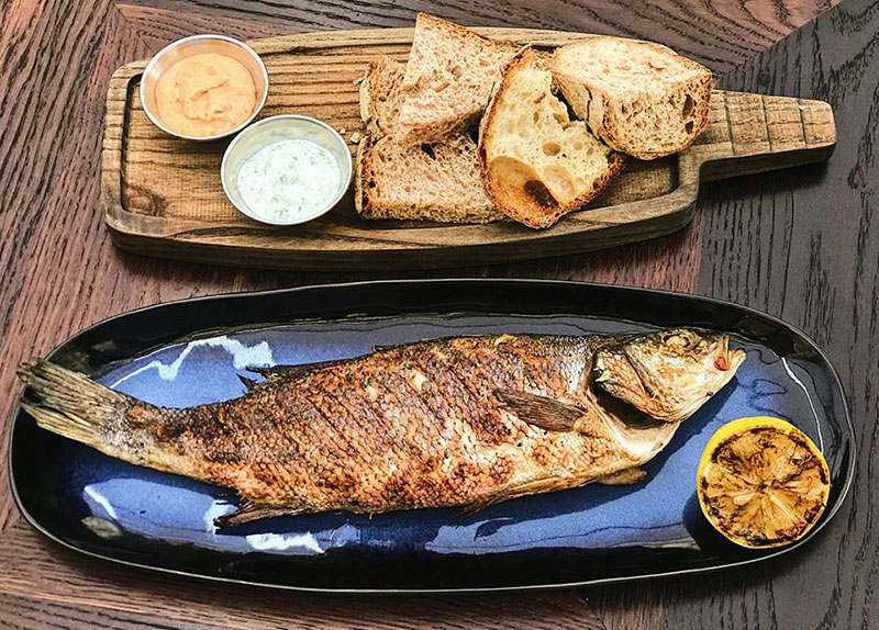 Нове місце (Київ): коктейлі і джаз в Charlatan Café на Шота Руставелі Нове місце (Київ): коктейлі і джаз в Charlatan Café на Шота Руставелі