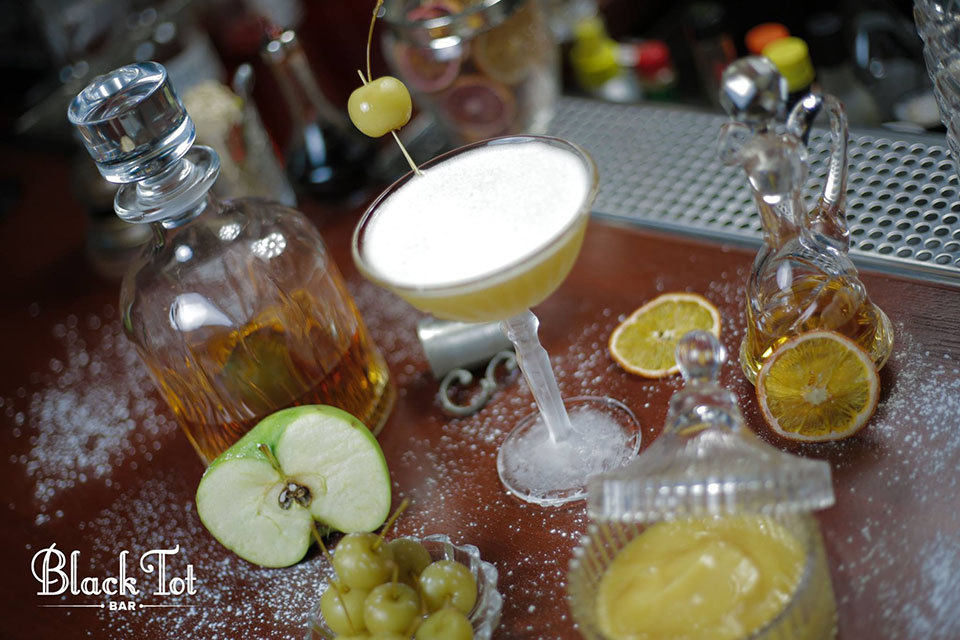 По Киеву за коктейлями: популярные бары столицы По Киеву за коктейлями: популярные бары столицы