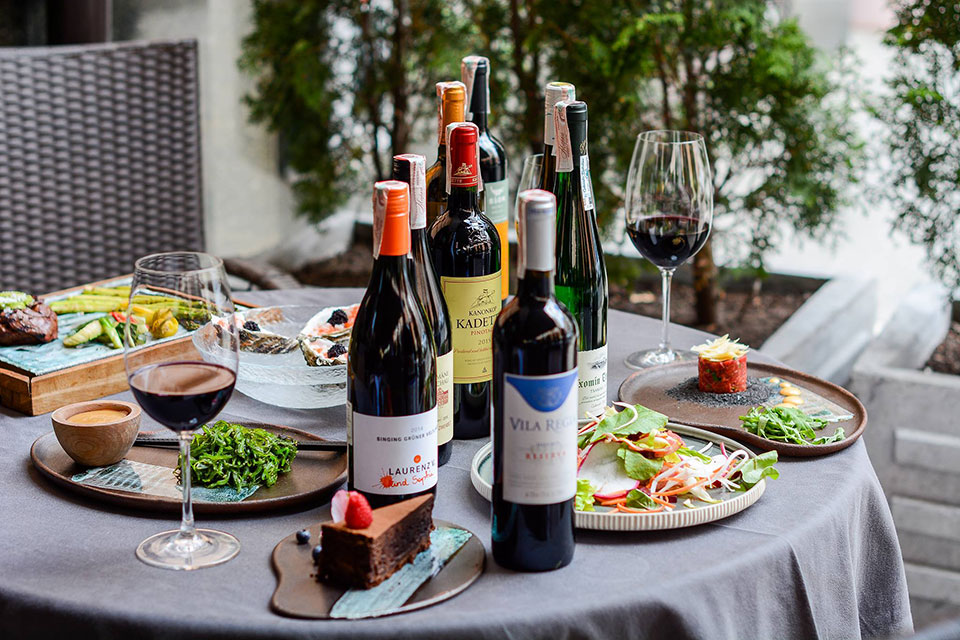 Все свое ношу с собой: 10 ресторанов Киева, куда можно прийти со своим алкоголем Все свое ношу с собой: 10 ресторанов Киева, куда можно прийти со своим алкоголем