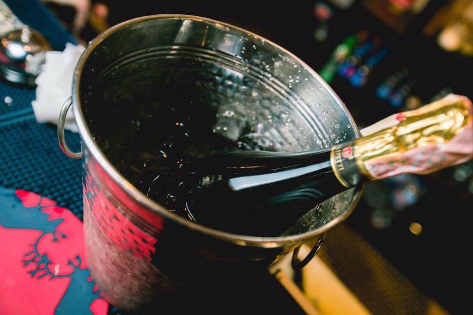 Все свое ношу с собой: 10 ресторанов Киева, куда можно прийти со своим алкоголем Все свое ношу с собой: 10 ресторанов Киева, куда можно прийти со своим алкоголем