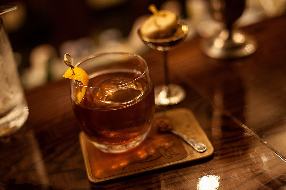 Новое место (Киев): мистический бар De Bosch Новое место (Киев): мистический бар De Bosch