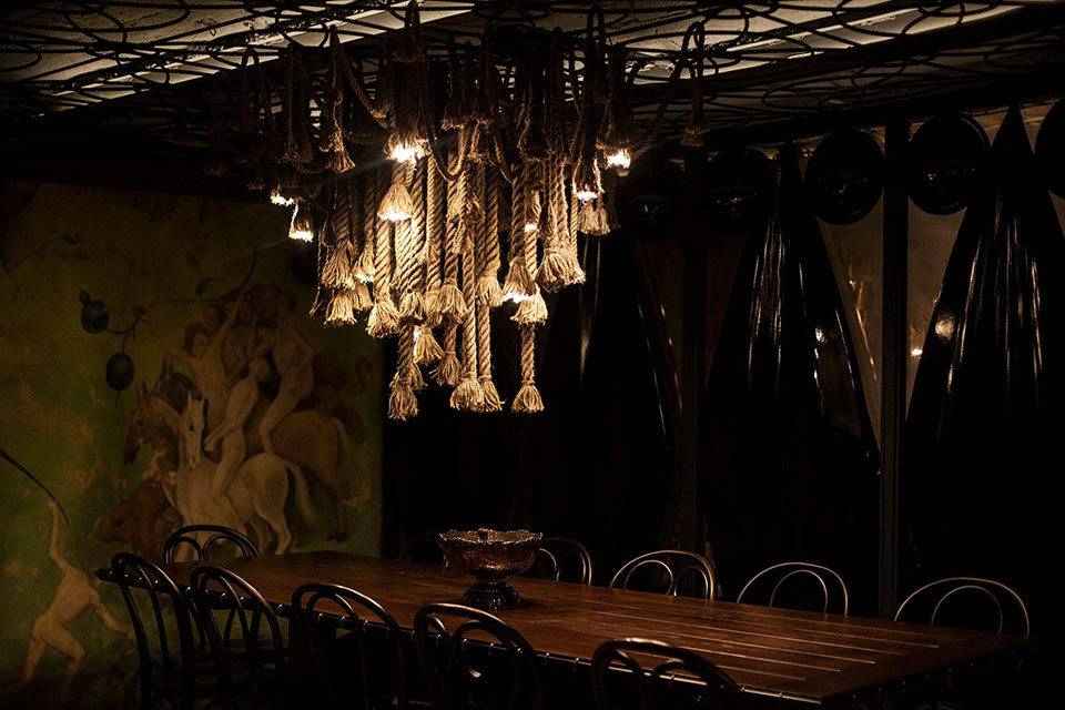 Новое место (Киев): мистический бар De Bosch Новое место (Киев): мистический бар De Bosch