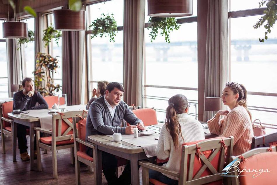 Почти море: заведения в Киеве на берегу Днепра Почти море: заведения в Киеве на берегу Днепра