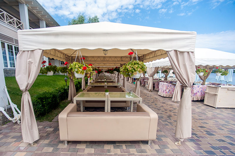 Легкість буття або літо на Дніпровській Рів'єрі Легкість буття або літо на Дніпровській Рів'єрі