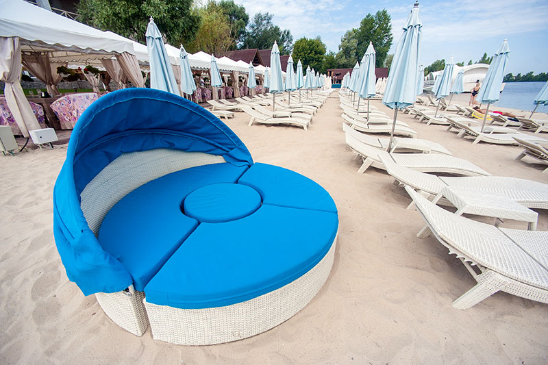 Легкість буття або літо на Дніпровській Рів'єрі Легкість буття або літо на Дніпровській Рів'єрі