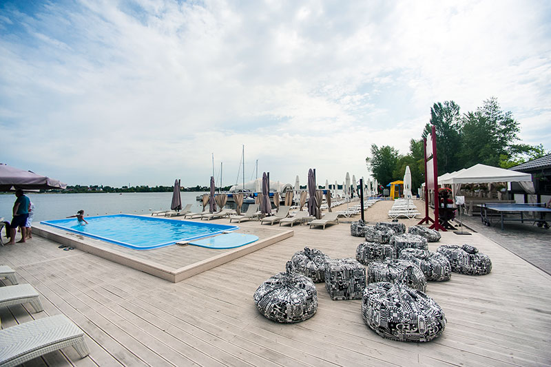 Легкість буття або літо на Дніпровській Рів'єрі Легкість буття або літо на Дніпровській Рів'єрі