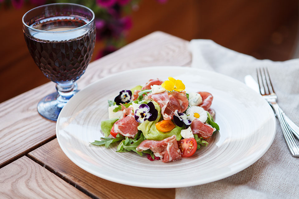 Новое место (Киев): ресторан Fabius на Столичном шоссе Новое место (Киев): ресторан Fabius на Столичном шоссе