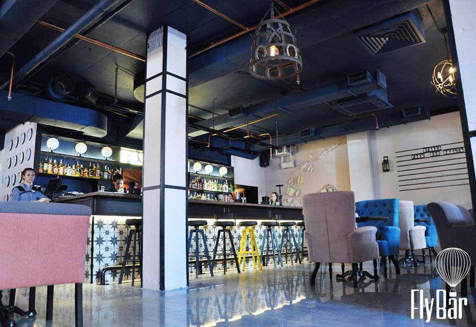 FLY BAR на Сагайдачного (Киев) - место, где начинается путешествие FLY BAR на Сагайдачного (Киев) - место, где начинается путешествие