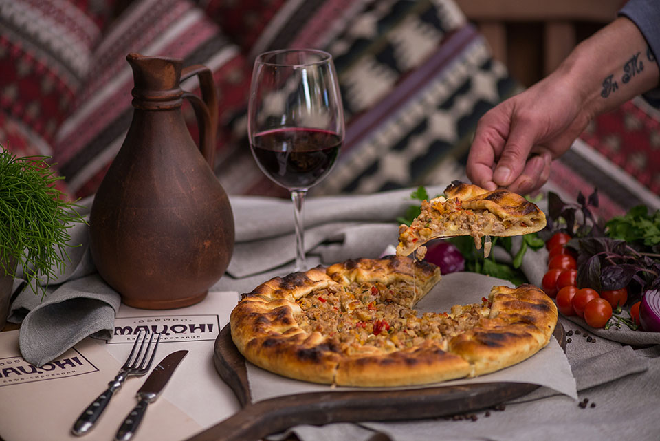 Georgia style: ТОП-10 грузинских блюд, которые можно попробовать в ресторанах Киева Georgia style: ТОП-10 грузинских блюд, которые можно попробовать в ресторанах Киева