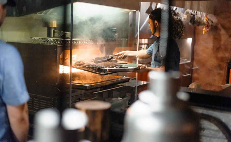 Новое заведение (Киев): стейкхаус “Игра с огнем” на Крещатике Новое заведение (Киев): стейкхаус “Игра с огнем” на Крещатике