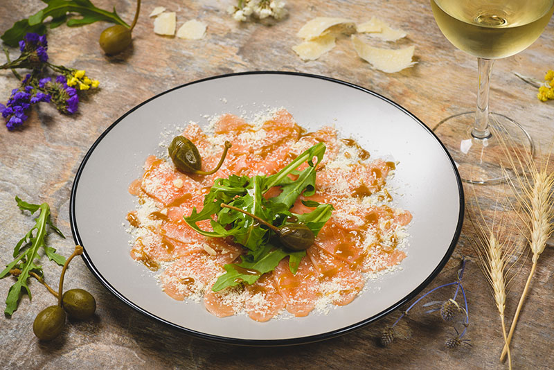 Новое место (Киев): концептуальный ресторан HayLoft на ВДНХ Новое место (Киев): концептуальный ресторан HayLoft на ВДНХ