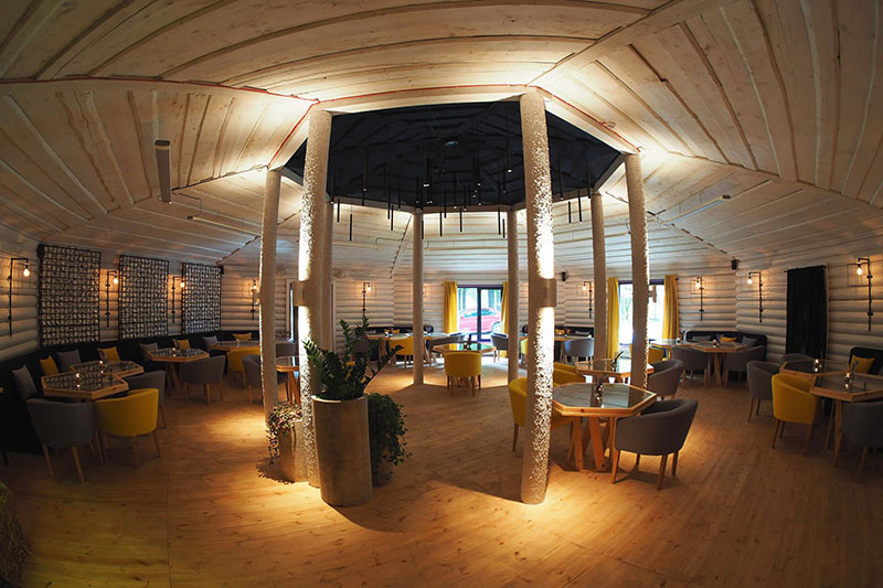 Новое место (Киев): концептуальный ресторан HayLoft на ВДНХ Новое место (Киев): концептуальный ресторан HayLoft на ВДНХ