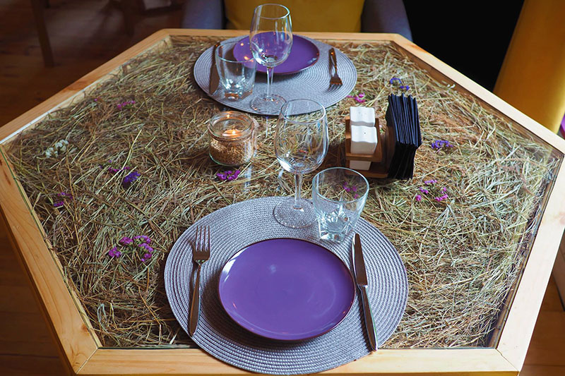 Новое место (Киев): концептуальный ресторан HayLoft на ВДНХ Новое место (Киев): концептуальный ресторан HayLoft на ВДНХ