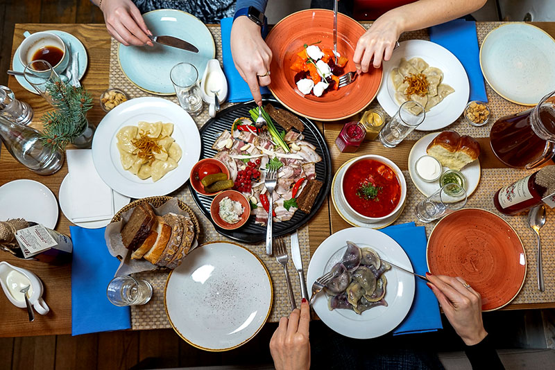 Від офіціанта до директора закладу: інтерв’ю з Анною Михайленко Від офіціанта до директора закладу: інтерв’ю з Анною Михайленко