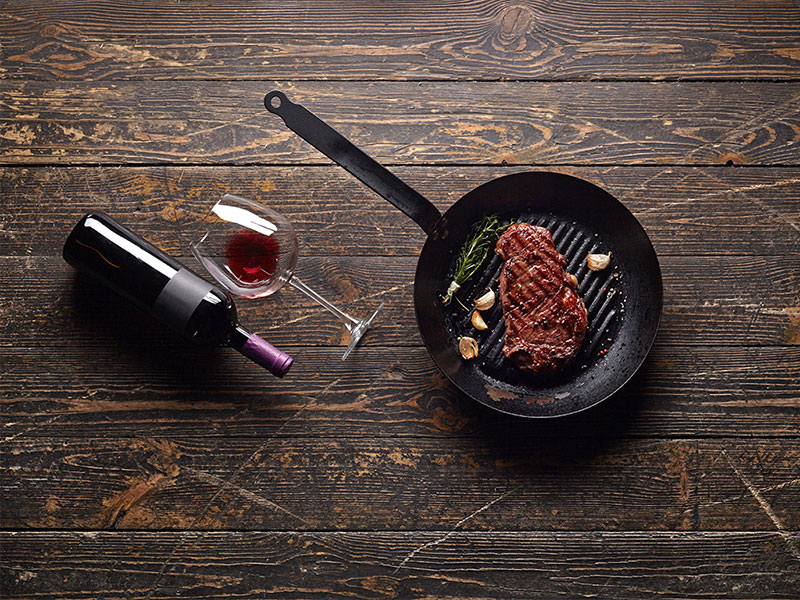 Разговор с экспертом: стейковый ликбез от шеф-повара ресторана Каркас Разговор с экспертом: стейковый ликбез от шеф-повара ресторана Каркас