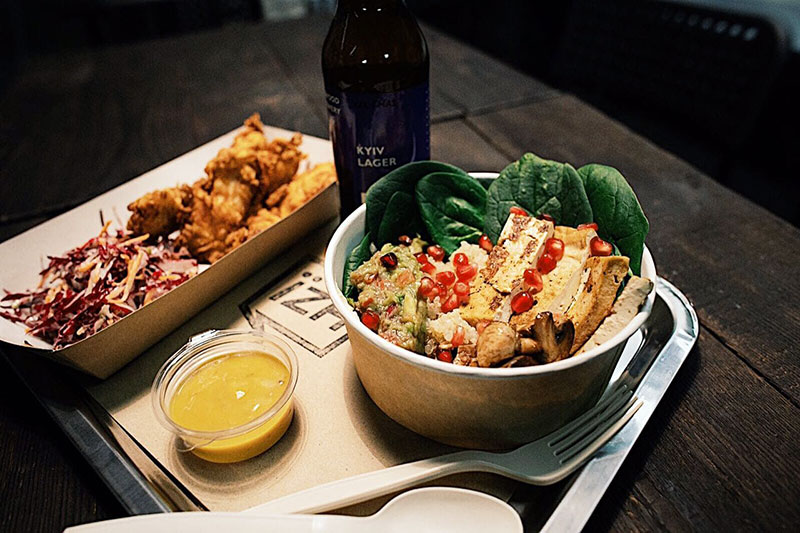 Нове місце (Київ): самообслуговування в закладі ЇZH на Золотих Воротах Нове місце (Київ): самообслуговування в закладі ЇZH на Золотих Воротах