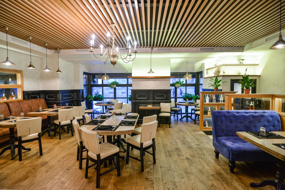 Мясо, вино и виски: ресторан KARE Grill&Josper возле площади Победы в Киеве Мясо, вино и виски: ресторан KARE Grill&Josper возле площади Победы в Киеве