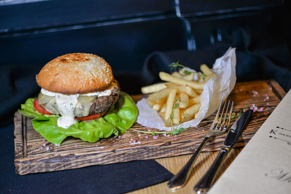 Мясо, вино и виски: ресторан KARE Grill&Josper возле площади Победы в Киеве Мясо, вино и виски: ресторан KARE Grill&Josper возле площади Победы в Киеве