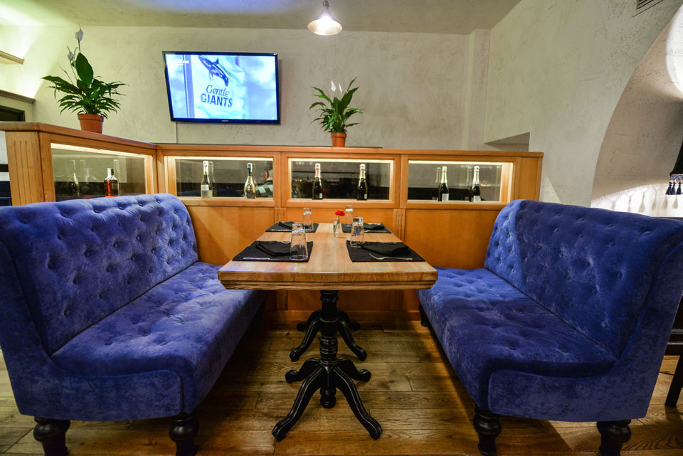 Мясо, вино и виски: ресторан KARE Grill&Josper возле площади Победы в Киеве Мясо, вино и виски: ресторан KARE Grill&Josper возле площади Победы в Киеве