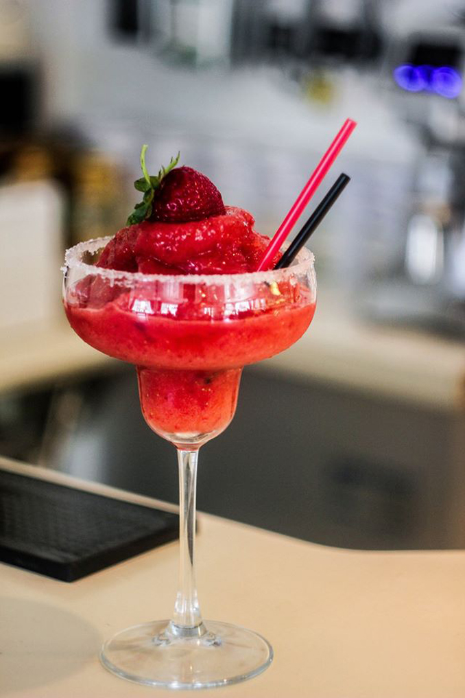 Сочное лето: киевские заведения, где есть клубничное меню Сочное лето: киевские заведения, где есть клубничное меню