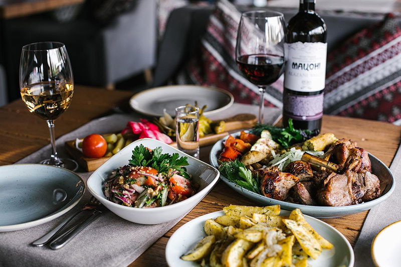 Гід від RestOn: куди йти 14-15 лютого в заклади Києва Гід від RestOn: куди йти 14-15 лютого в заклади Києва